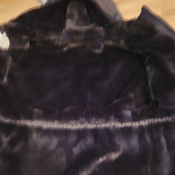 The North Face Black Insulated Jacket - Picture 6 of 7